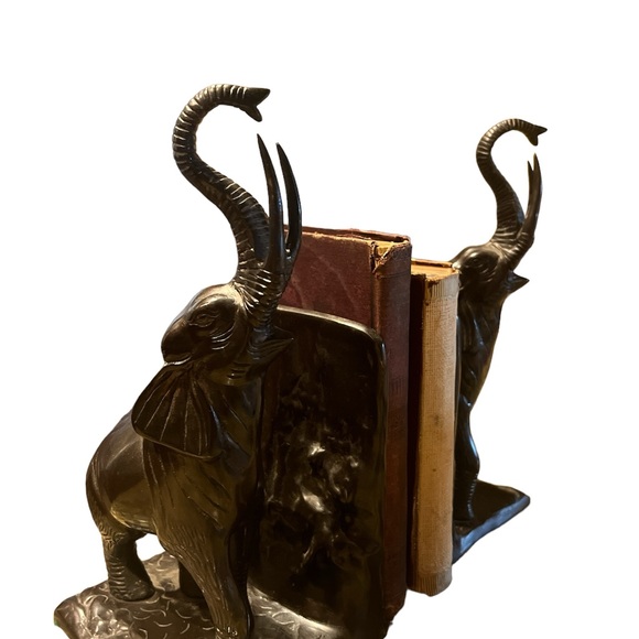 Sarreid LTD Elephant Book Ends - Picture 3 of 3